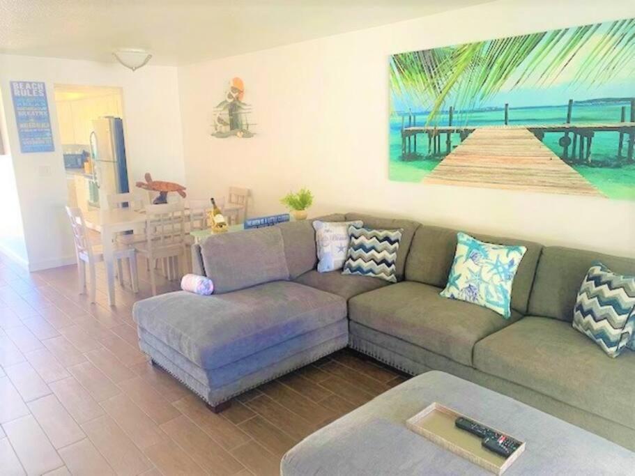 Beautiful Bright & Sparkling 2Bed 1Bath Beach Retreat - Unit 212 Cocoa Beach Exterior foto